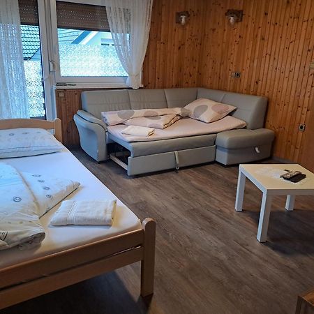 Kiara Rooms Jesenice Luaran gambar